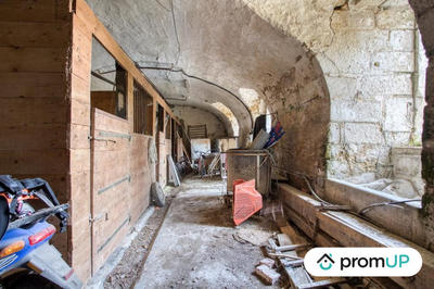 Maison ancienne - 490 m² - 2 pièces
