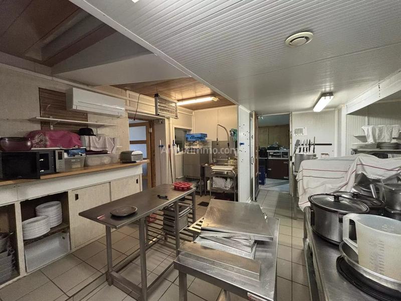 Magasins - 82 m² - 2 pièces