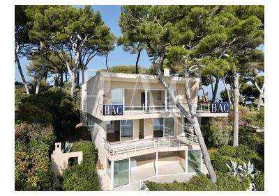 Villa - 250 m² - 7 pièces