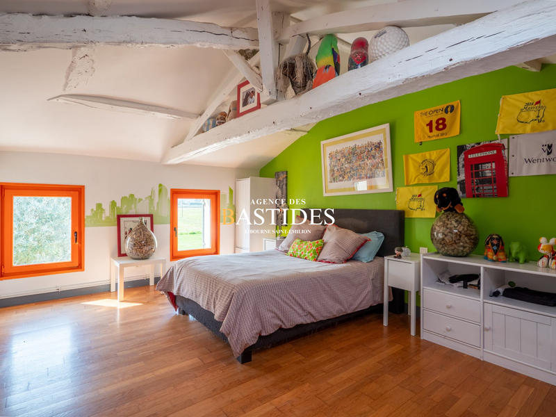 Maison - 310 m² - 8 pièces