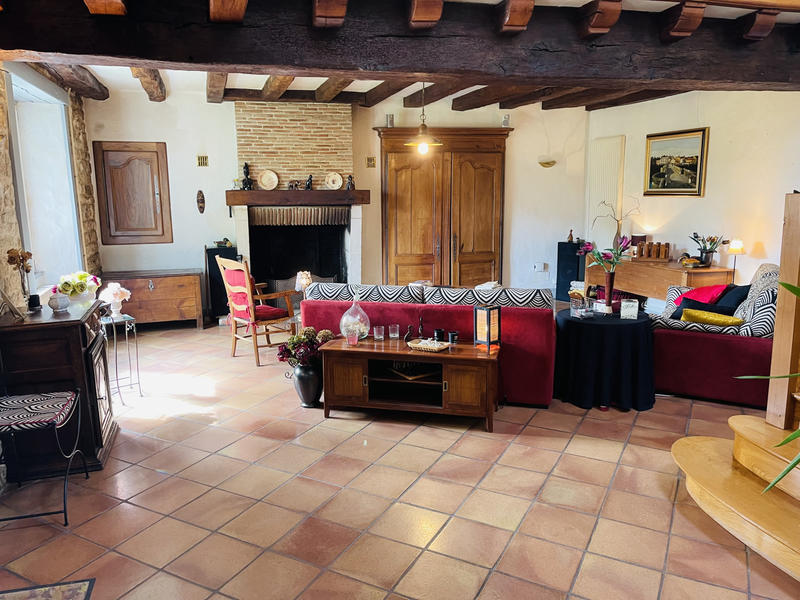 Maison - 220 m² - 5 pièces