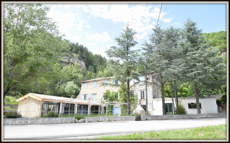 Propriété - 450 m² - 20 pièces