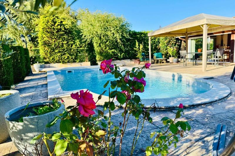 Maison - 102 m² - 4 pièces