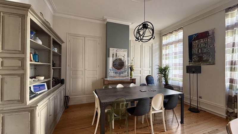 Appartement - 159 m² - 5 pièces