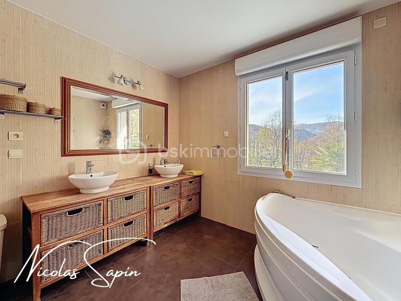 Maison - 139 m² - 6 pièces