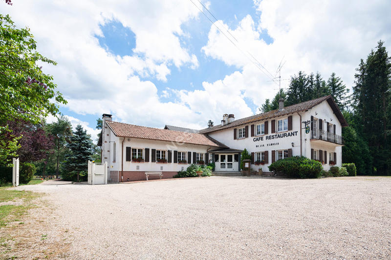 Maison - 720 m² - 12 pièces