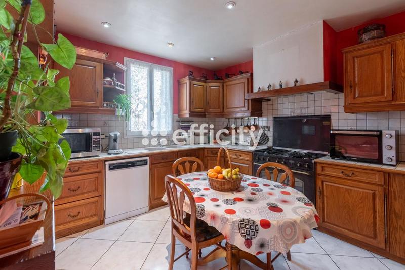 Pavillon - 130 m² - 6 pièces