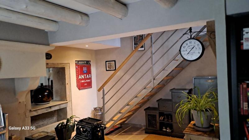 Maison - 205 m² - 7 pièces