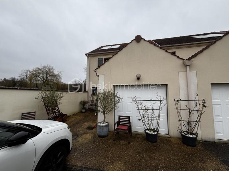 Maison - 85 m² - 4 pièces