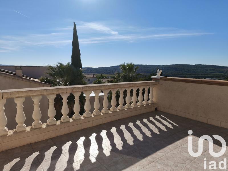 Maison - 250 m² - 8 pièces