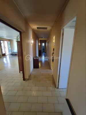 Maison - 227 m² - 6 pièces