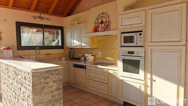 Maison - 166 m² - 8 pièces