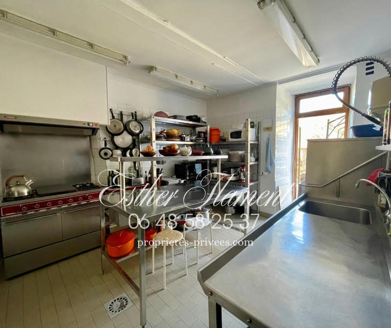 Maison - 337 m² - 9 pièces