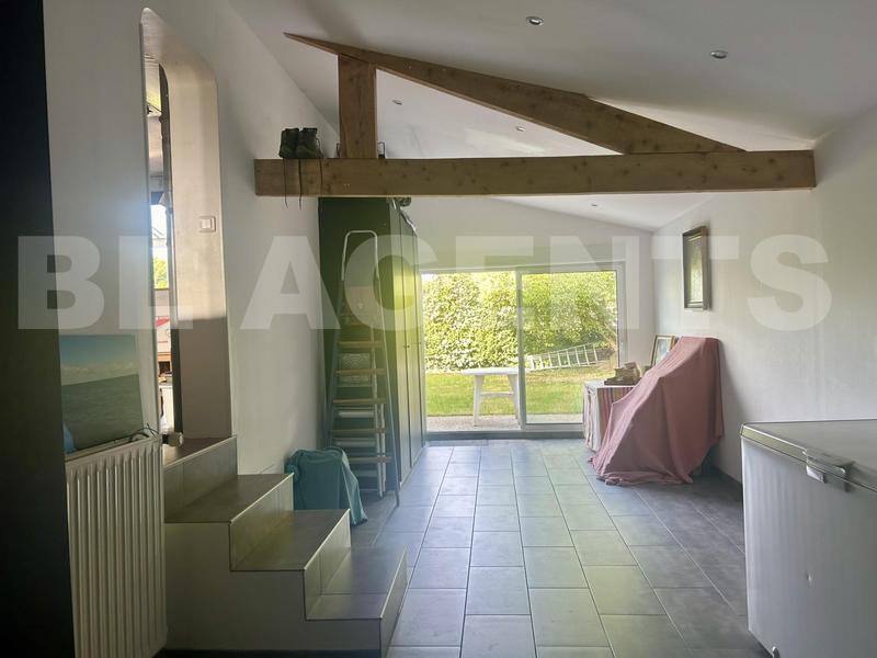 Maison - 228 m² - 10 pièces