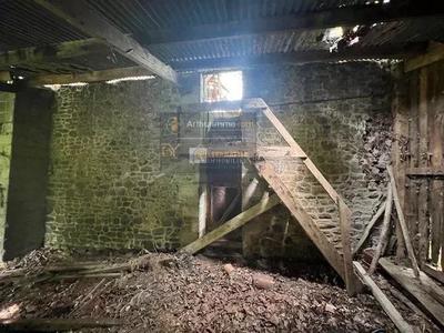 Maison - 200 m² - 2 pièces