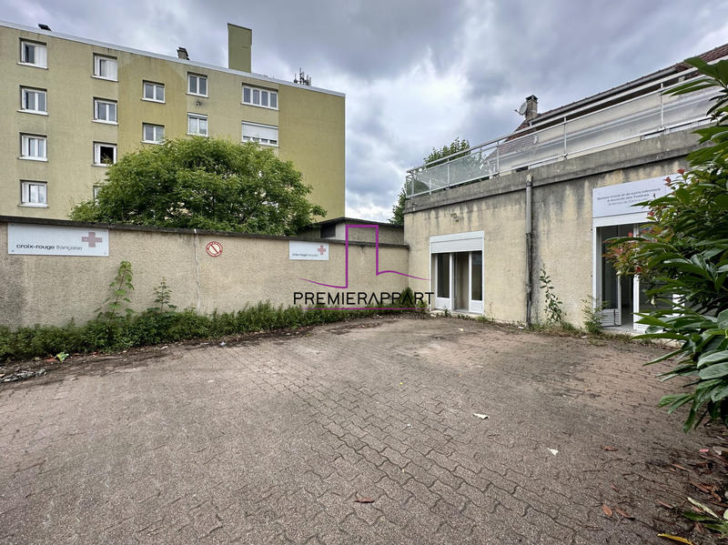 Local commercial - 228 m² - 5 pièces