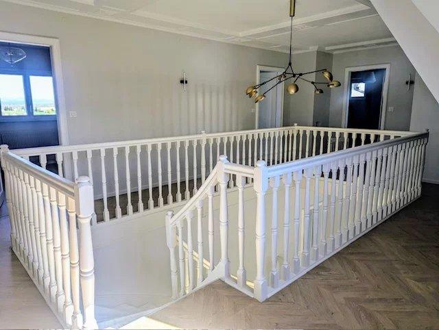 Maison - 310 m² - 6 pièces