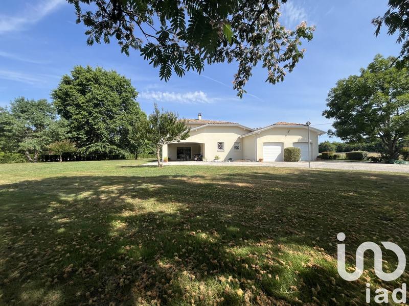 Maison - 221 m² - 6 pièces