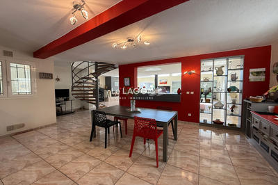 Maison - 236 m² - 4 pièces