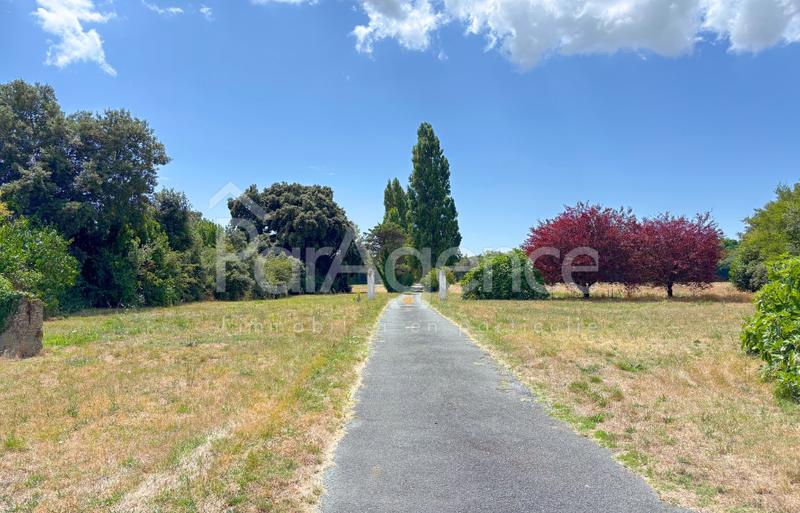 Maison - 253 m² - 14 pièces