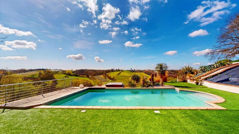 Maison - 268 m² - 7 pièces