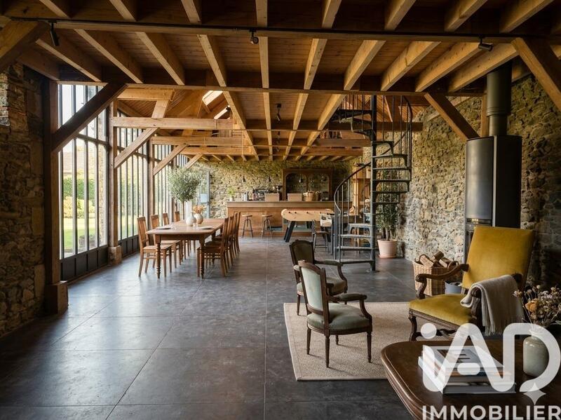 Maison - 301 m² - 6 pièces