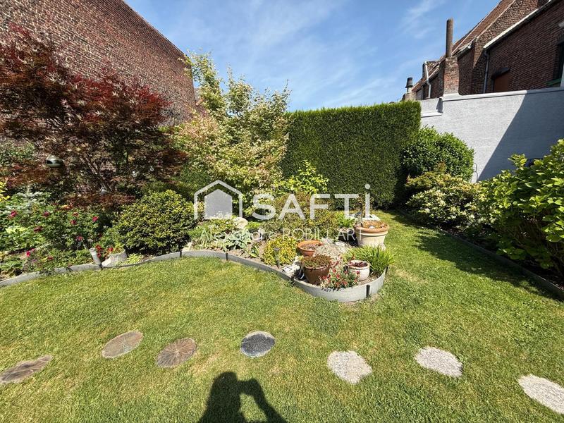 Maison - 210 m² - 8 pièces