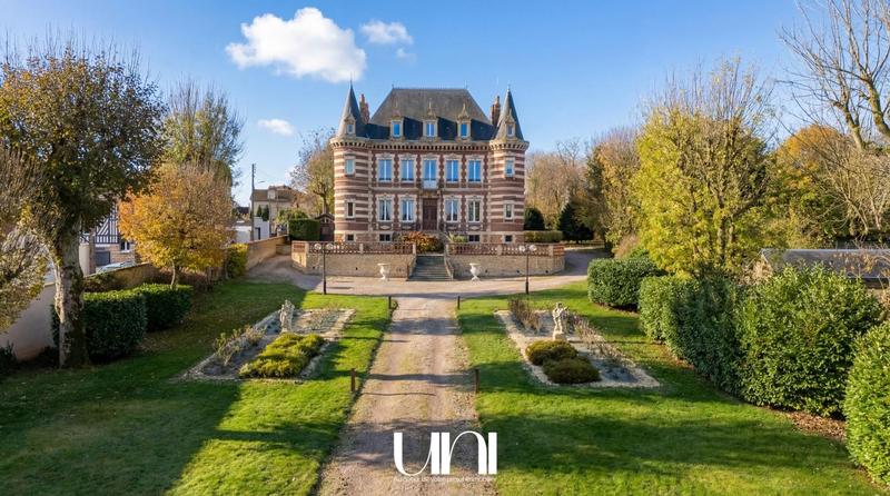 Château - 700 m² - 19 pièces