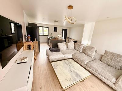 Maison - 159 m² - 5 pièces