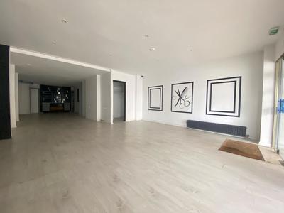 Local commercial - 82 m²