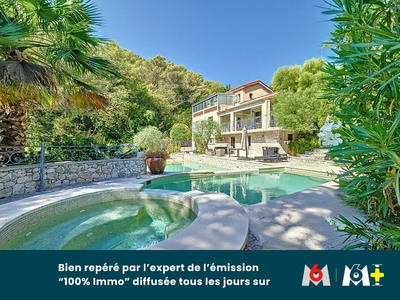 Maison - 250 m² - 7 pièces