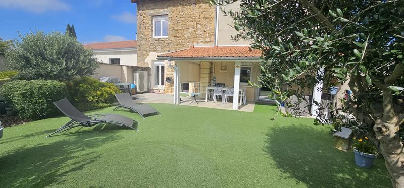 Maison - 220 m² - 5 pièces