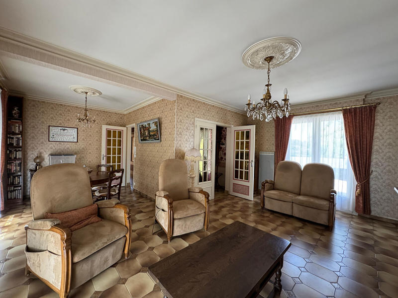 Maison - 200 m² - 8 pièces