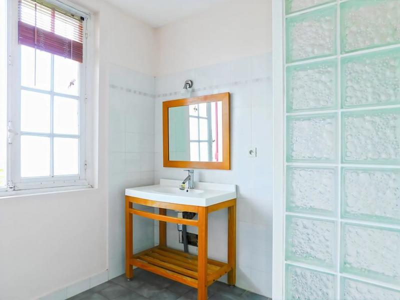 Maison - 210 m² - 8 pièces