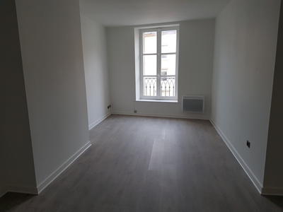 Studio - 25 m² - 1 pièce