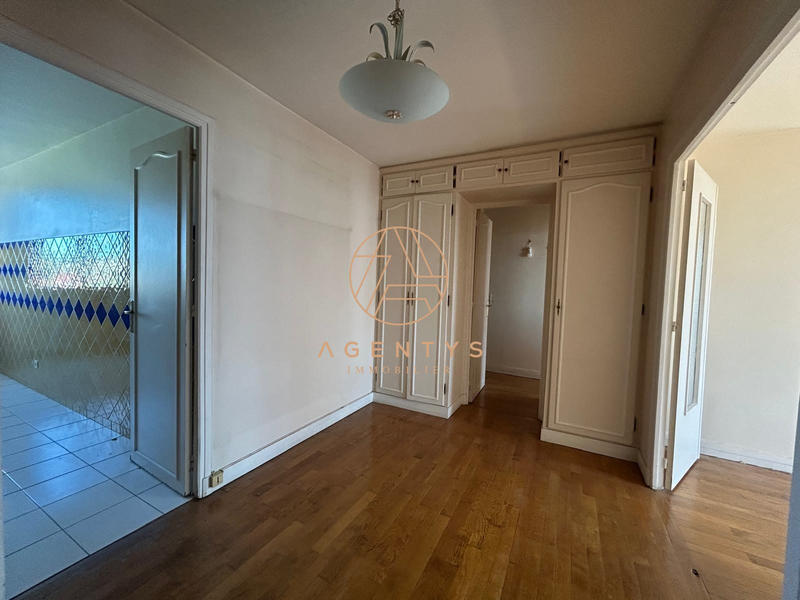 Appartement - 83 m² - 4 pièces