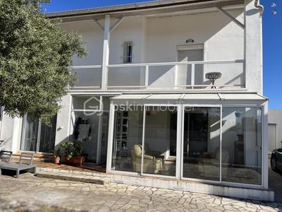 Maison traditionnelle - 140 m² - 7 pièces