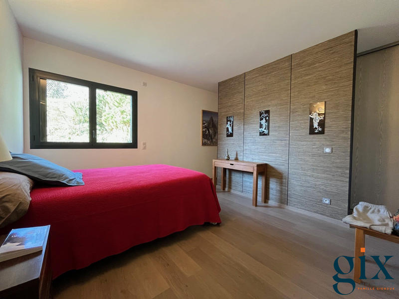 Appartement - 90 m² - 3 pièces