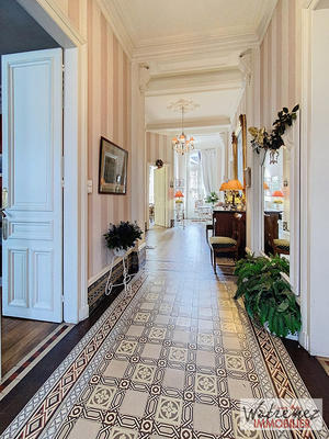 Maison - 352 m² - 1 pièce