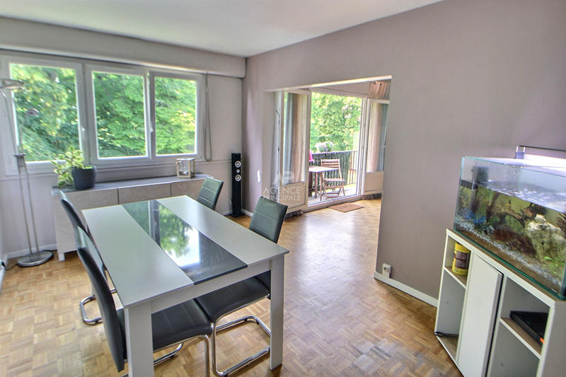Appartement - 93 m² - 5 pièces