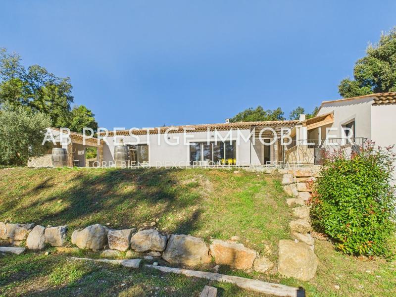 Maison - 180 m² - 5 pièces