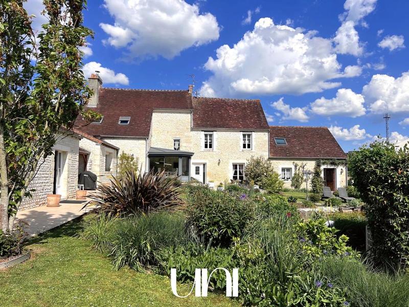 Maison - 400 m² - 7 pièces