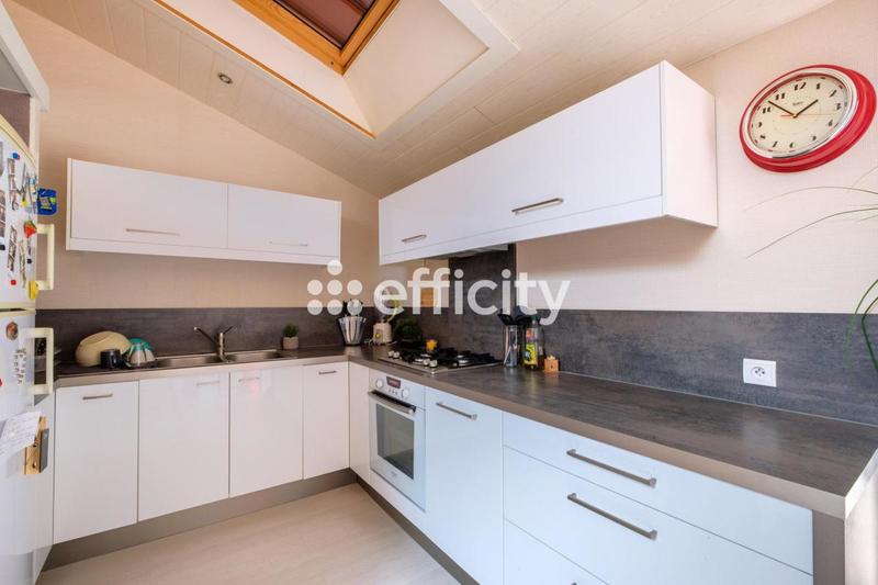 Maison - 196 m² - 6 pièces