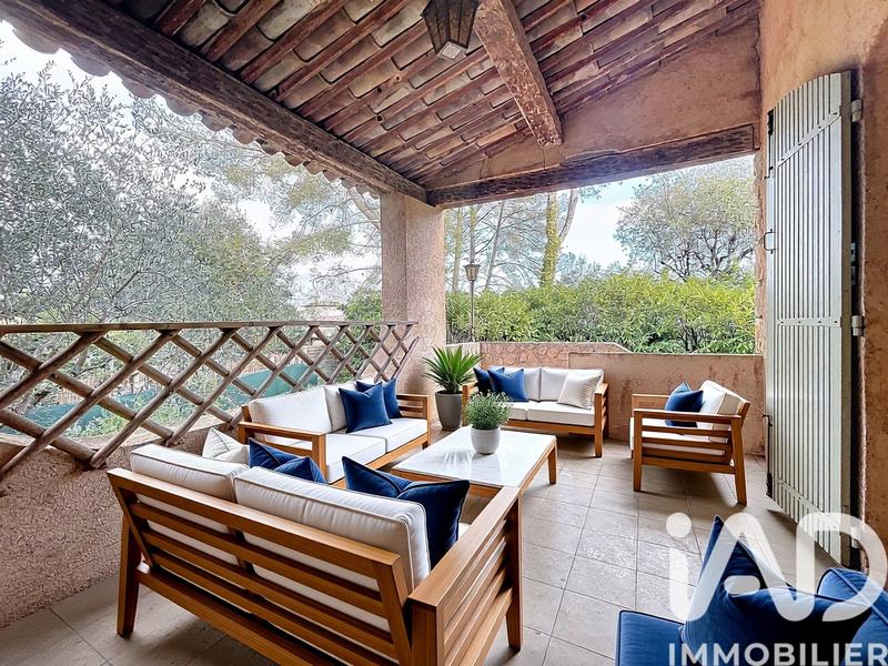 Maison - 180 m² - 7 pièces