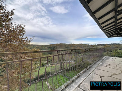 Maison - 166 m² - 5 pièces