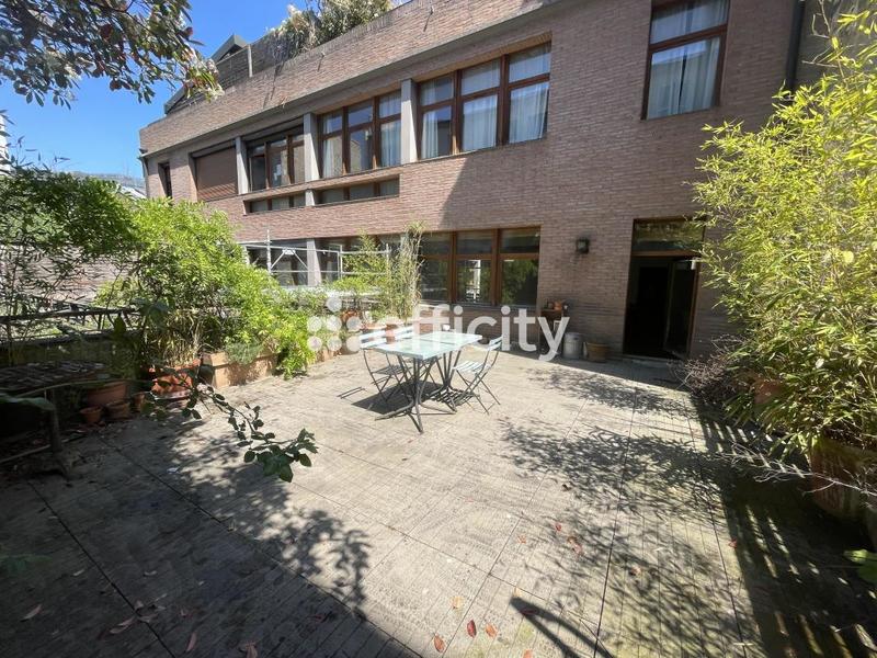 Loft - 85 m² - 3 pièces