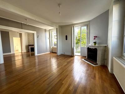 Appartement - 106 m² - 4 pièces