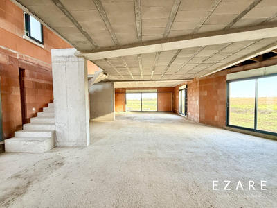 Maison - 220 m² - 6 pièces