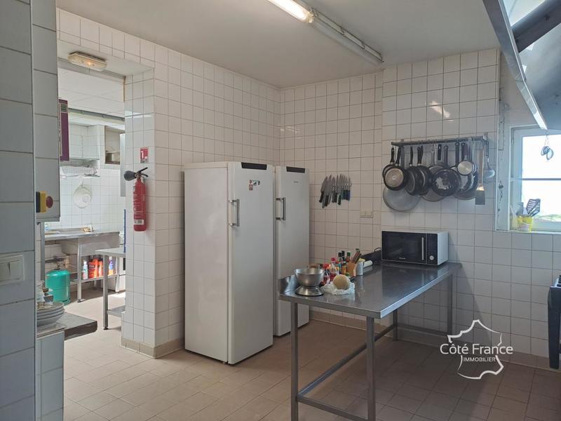 Local commercial - 2 646 m² - 3 pièces