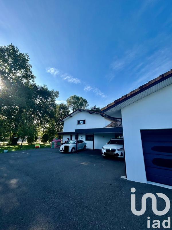 Maison - 197 m² - 8 pièces